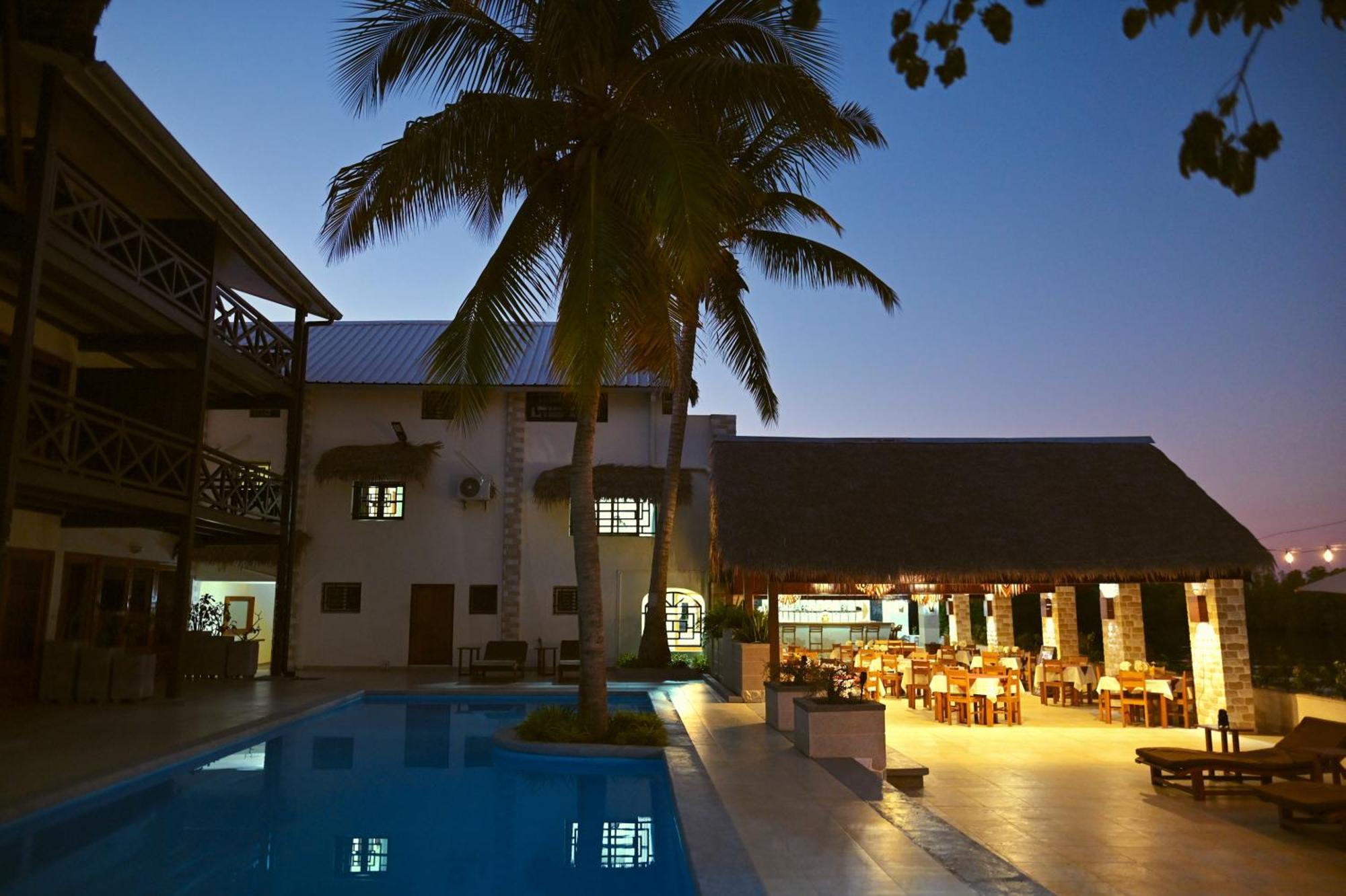 Hotel Baobab Cafe Morondava Exterior foto
